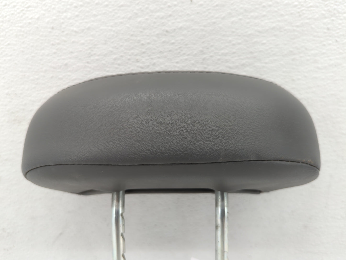 2007-2008 Chrysler Pt Cruiser Headrest Head Rest Front Driver Passenger Seat Fits Fits 2007 2008 OEM Used Auto Parts - Oemus