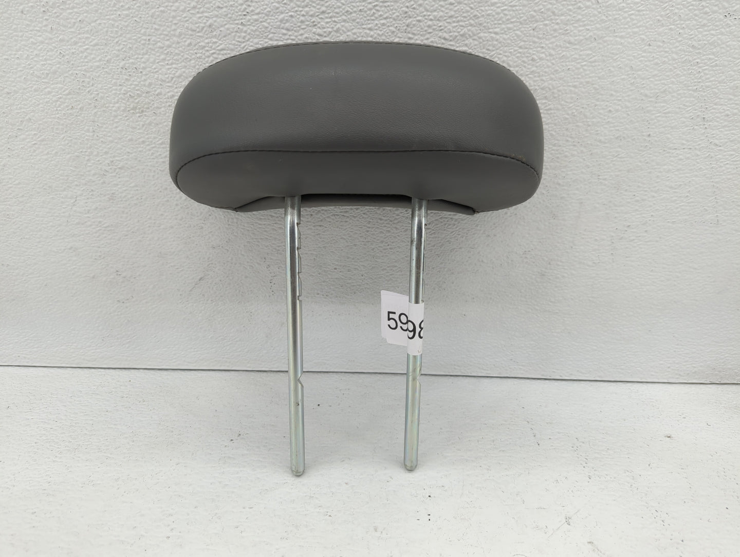 2007-2008 Chrysler Pt Cruiser Headrest Head Rest Front Driver Passenger Seat Fits Fits 2007 2008 OEM Used Auto Parts - Oemus