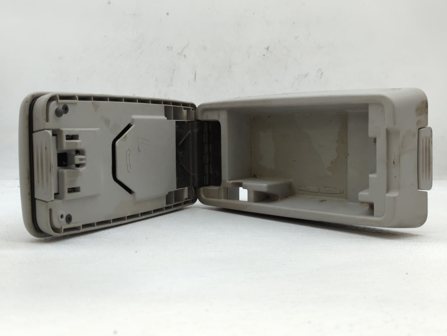 2008 Chrysler Pt Cruiser Center Console Armrest Cover Lid Grey - Oemusedautoparts1.com