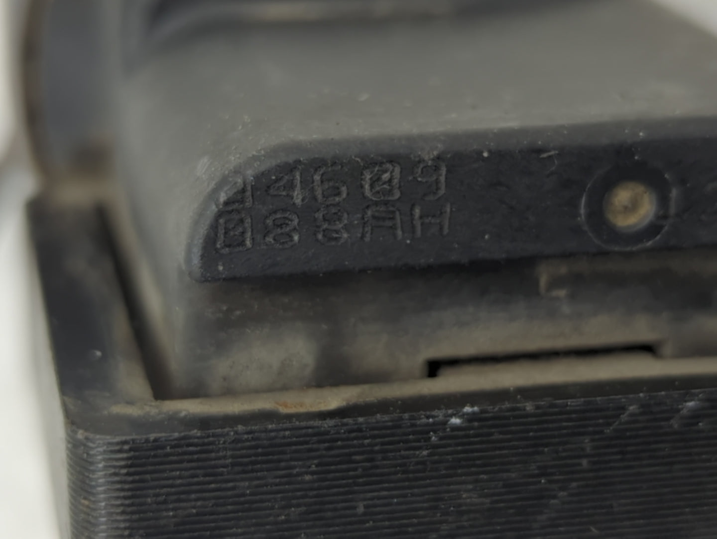 2004-2010 Chrysler Pt Cruiser Ignition Coil Igniter Pack - Oemusedautoparts1.com