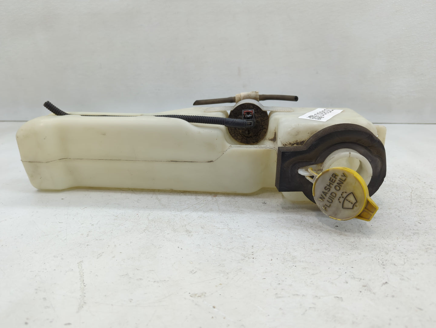 2001 Chrysler Pt Cruiser Windshield Washer Fluid Reservoir Bottle Oem - Oemusedautoparts1.com