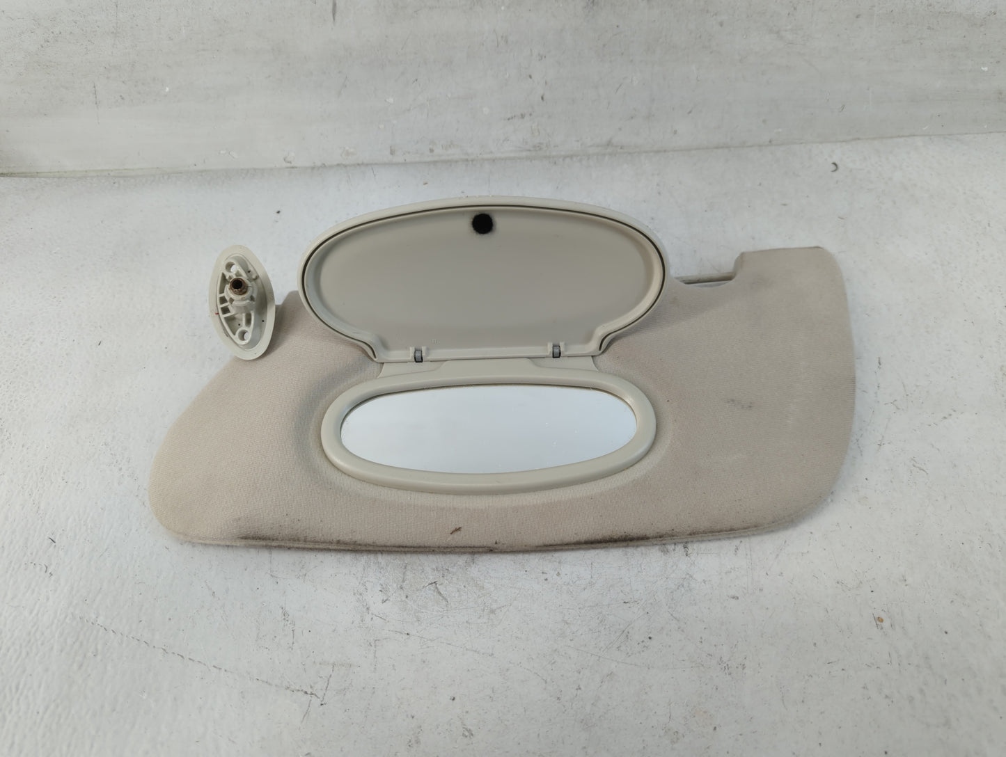 2006-2009 Chrysler Pt Cruiser Sun Visor Shade Replacement Driver Left Mirror Fits Fits 2006 2007 2008 2009 OEM Used Auto Par