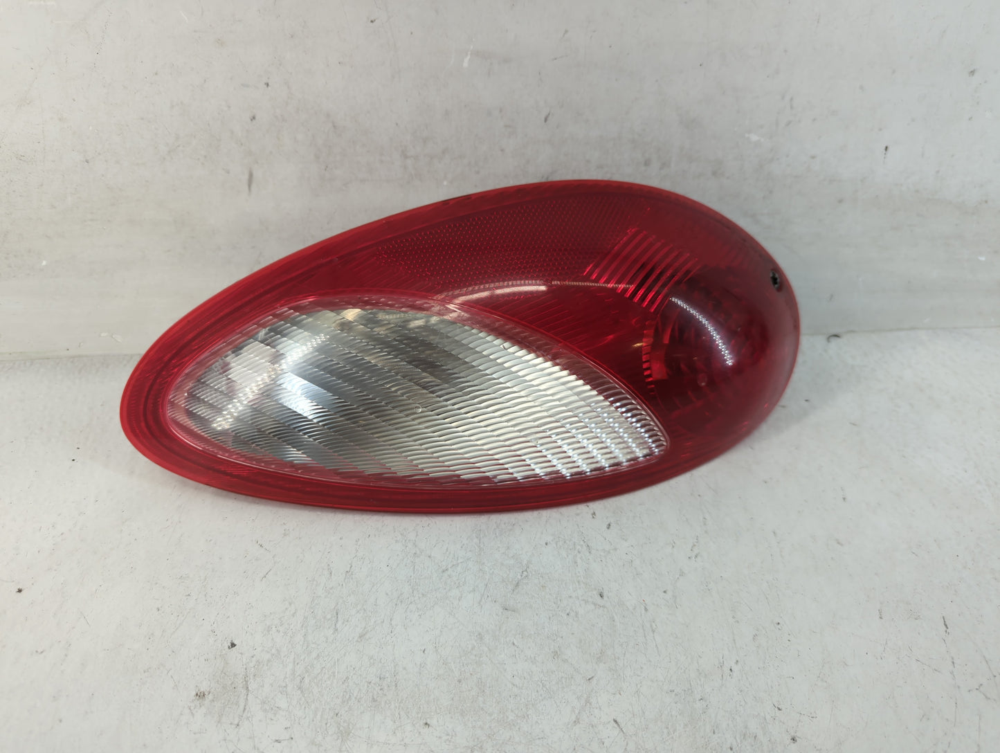 2006-2010 Chrysler Pt Cruiser Tail Light Assembly Passenger Right OEM Fits Fits 2006 2007 2008 2009 2010 OEM Used Auto Parts