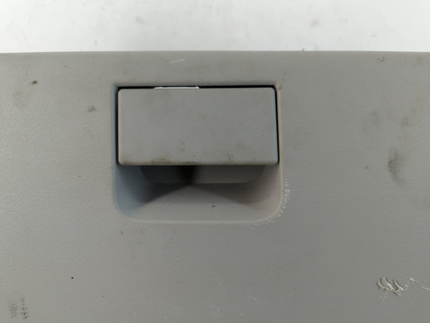 2008 Chrysler Pt Cruiser Passenger Glove Box Door Storage Compartment - Oemusedautoparts1.com