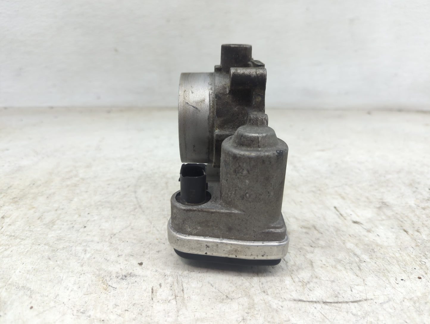 2007-2010 Chrysler Sebring Throttle Body Fits Fits 2007 2008 2009 2010 OEM Used Auto Parts - Oemusedautoparts1.com