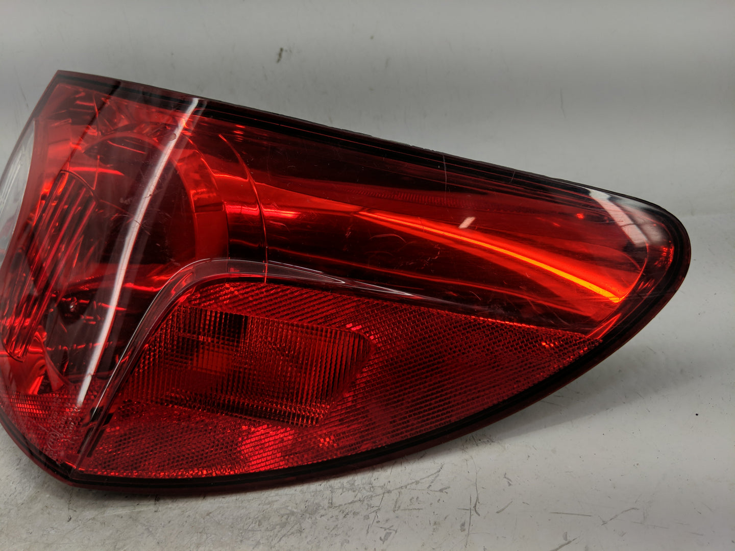 2007-2008 Chrysler Sebring Tail Light Assembly Passenger Right OEM Fits Fits 2007 2008 OEM Used Auto Parts - Oemusedautopart