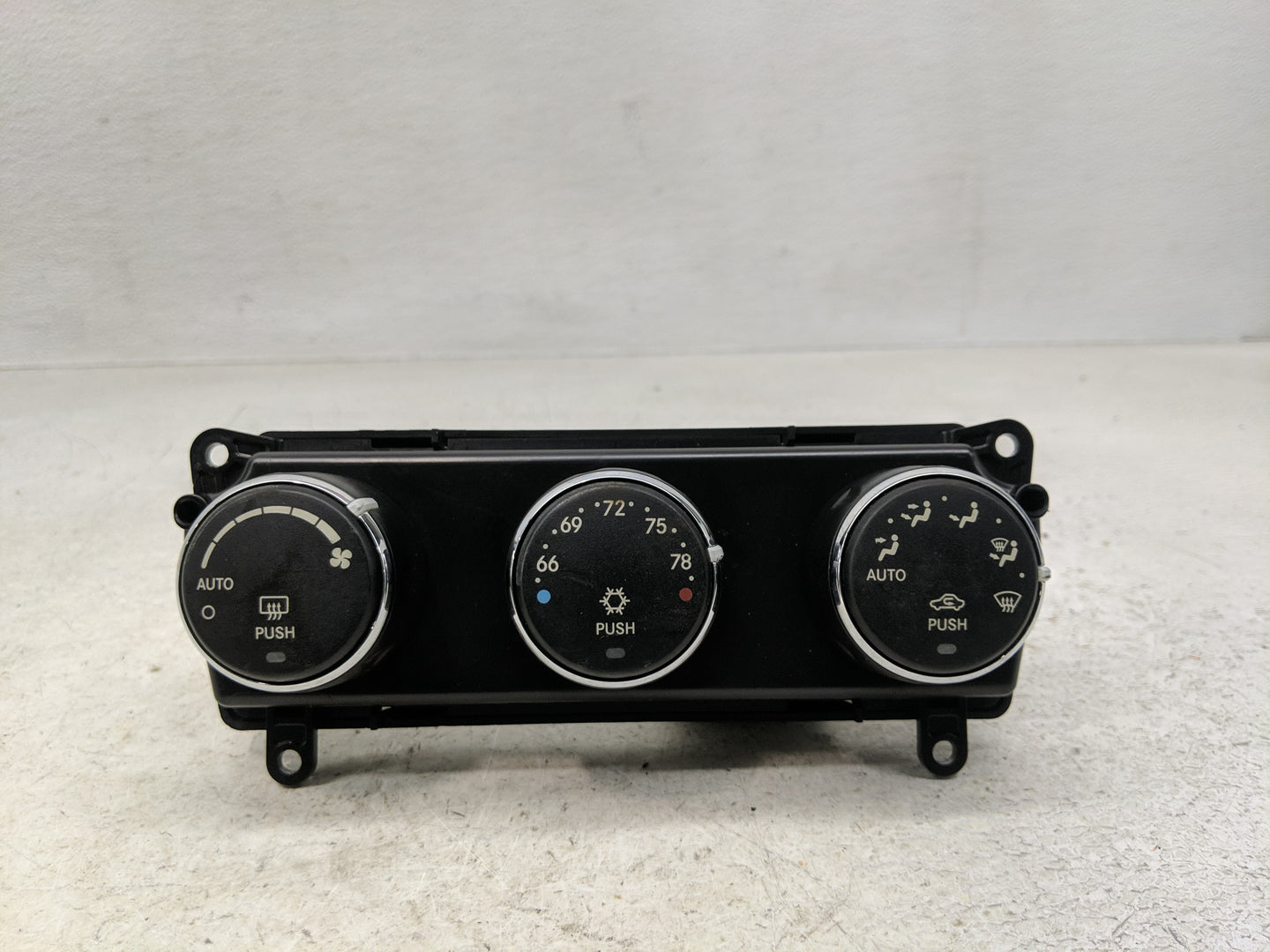 2008-2010 Chrysler Sebring Climate Control Module Temperature AC/Heater Replacement P/N:P05058269AF Fits OEM Used Auto Parts