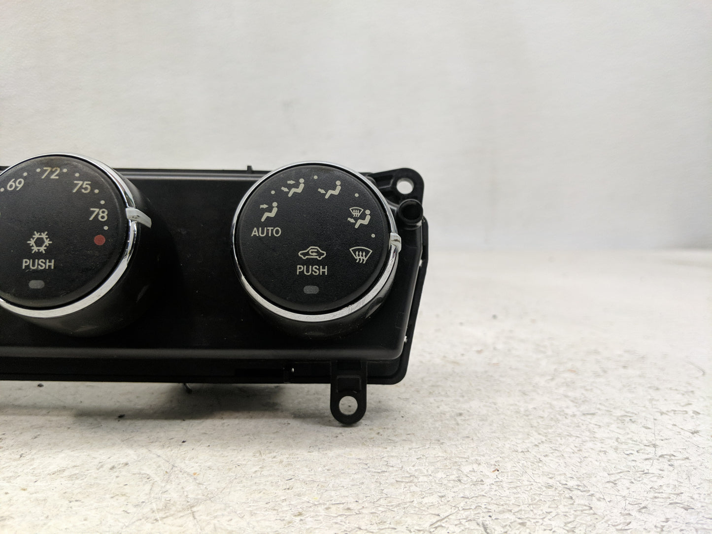 2008-2010 Chrysler Sebring Climate Control Module Temperature AC/Heater Replacement P/N:P05058269AF Fits OEM Used Auto Parts