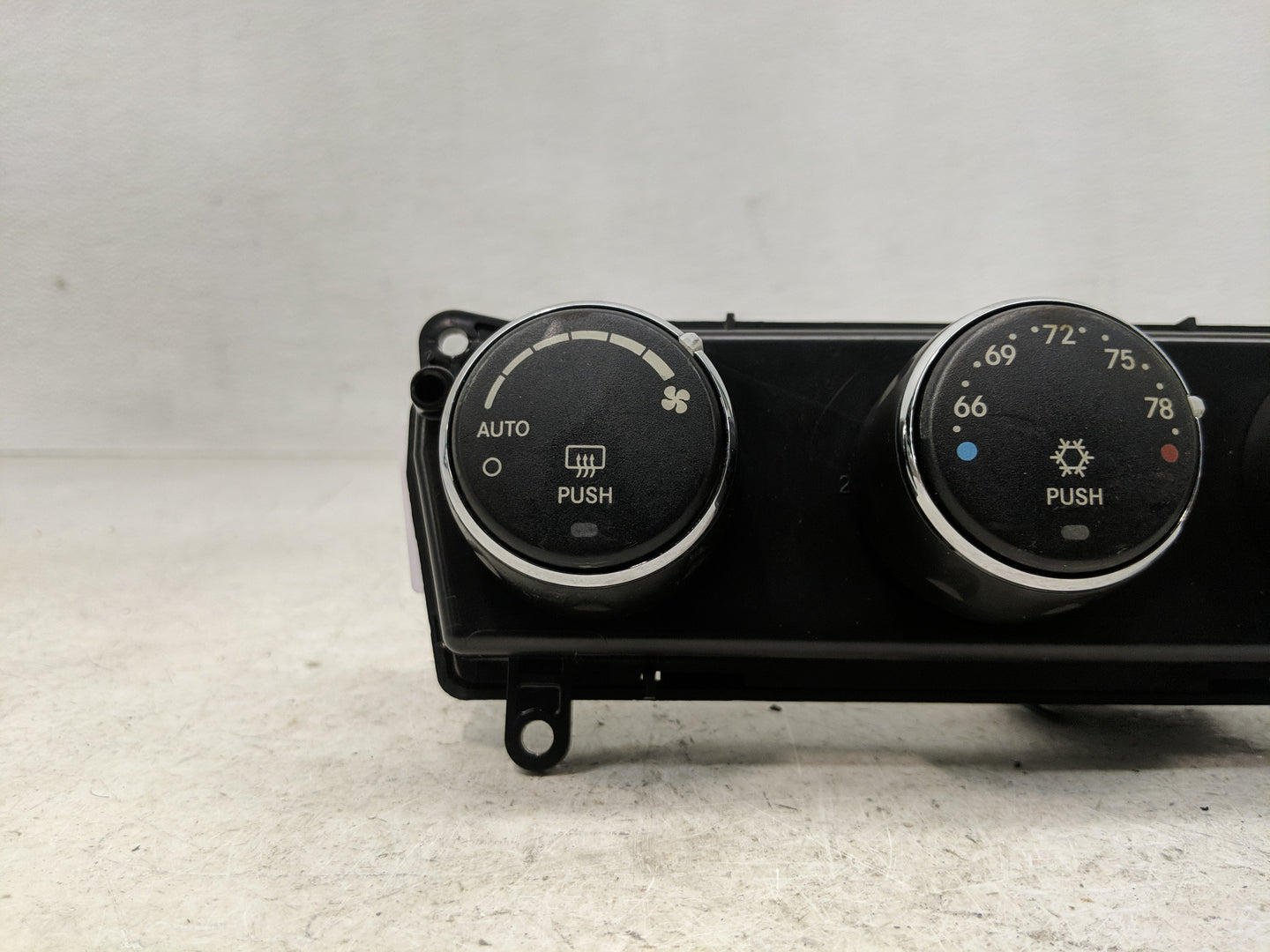2008-2010 Chrysler Sebring Climate Control Module Temperature AC/Heater Replacement P/N:P05058269AF Fits OEM Used Auto Parts