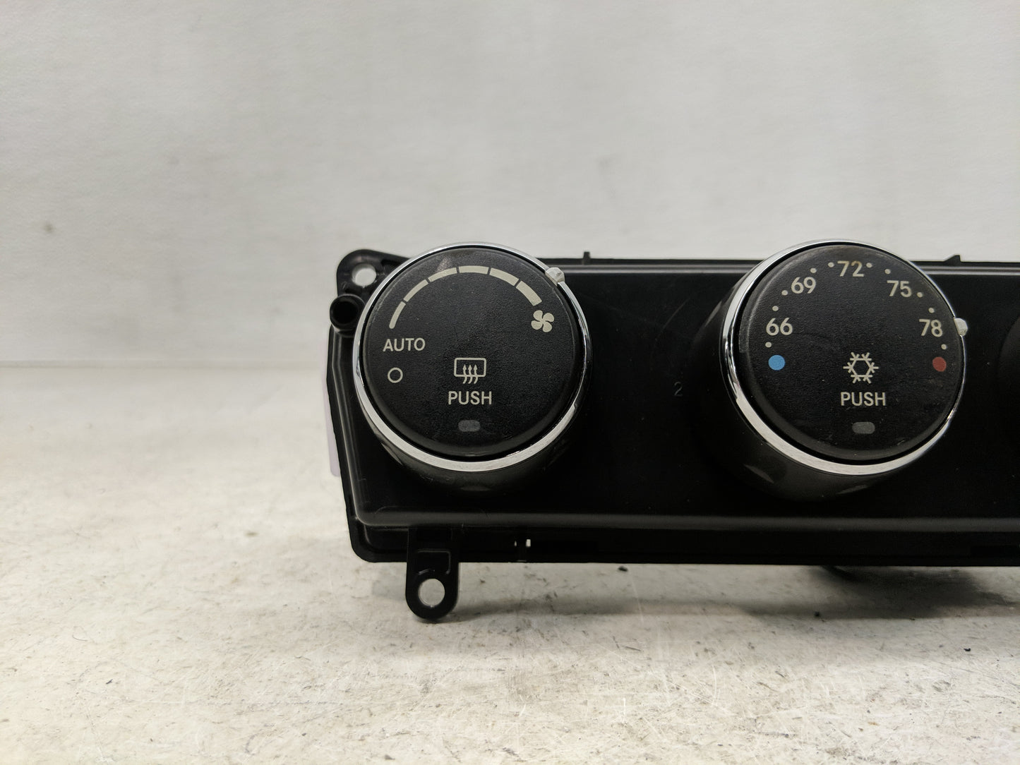 2008-2010 Chrysler Sebring Climate Control Module Temperature AC/Heater Replacement P/N:P05058269AF Fits OEM Used Auto Parts