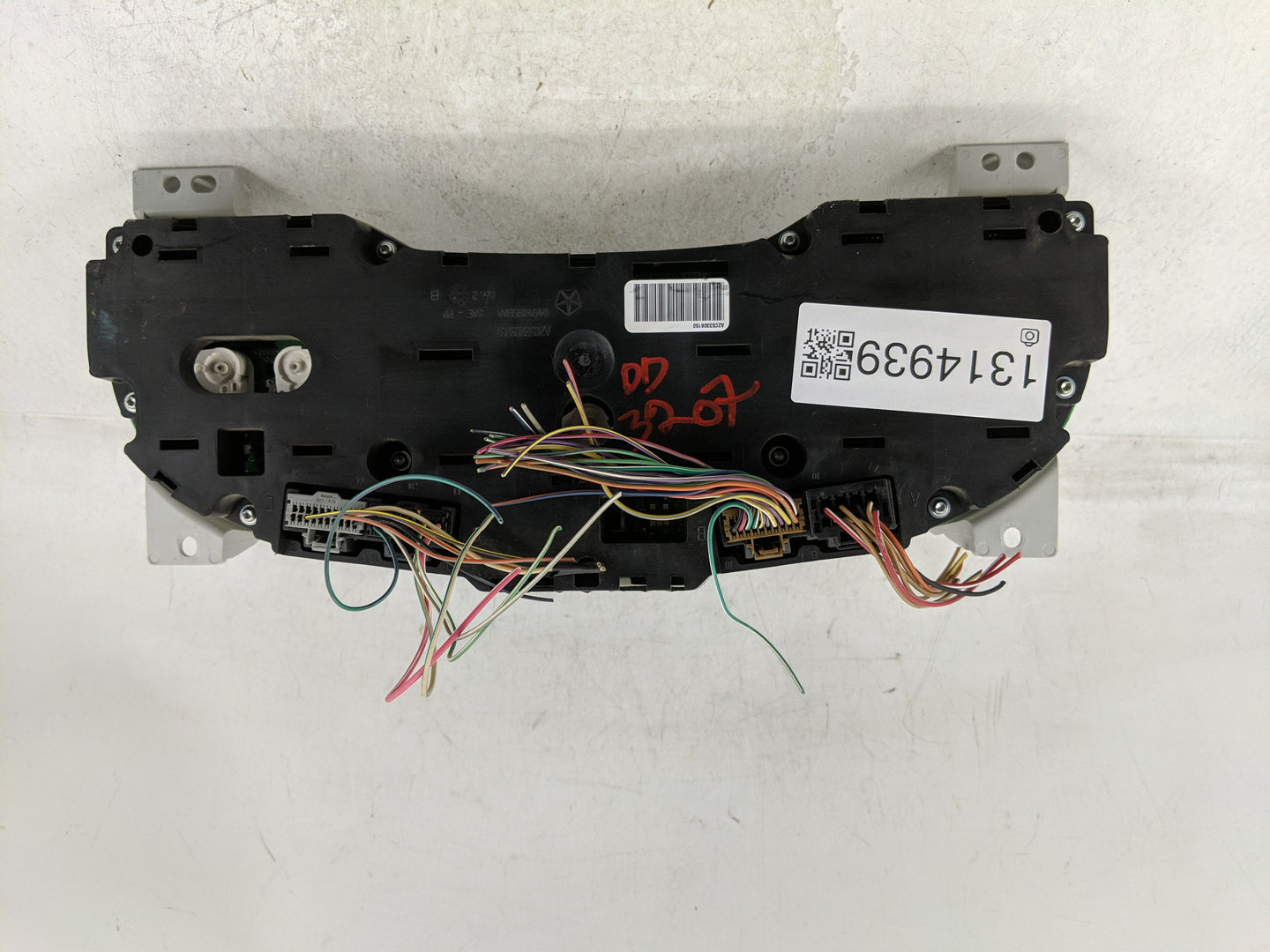 2008 Chrysler Sebring Instrument Cluster Speedometer Gauges P/N:05172704 Miles: Fits OEM Used Auto Parts - Oemusedautoparts1