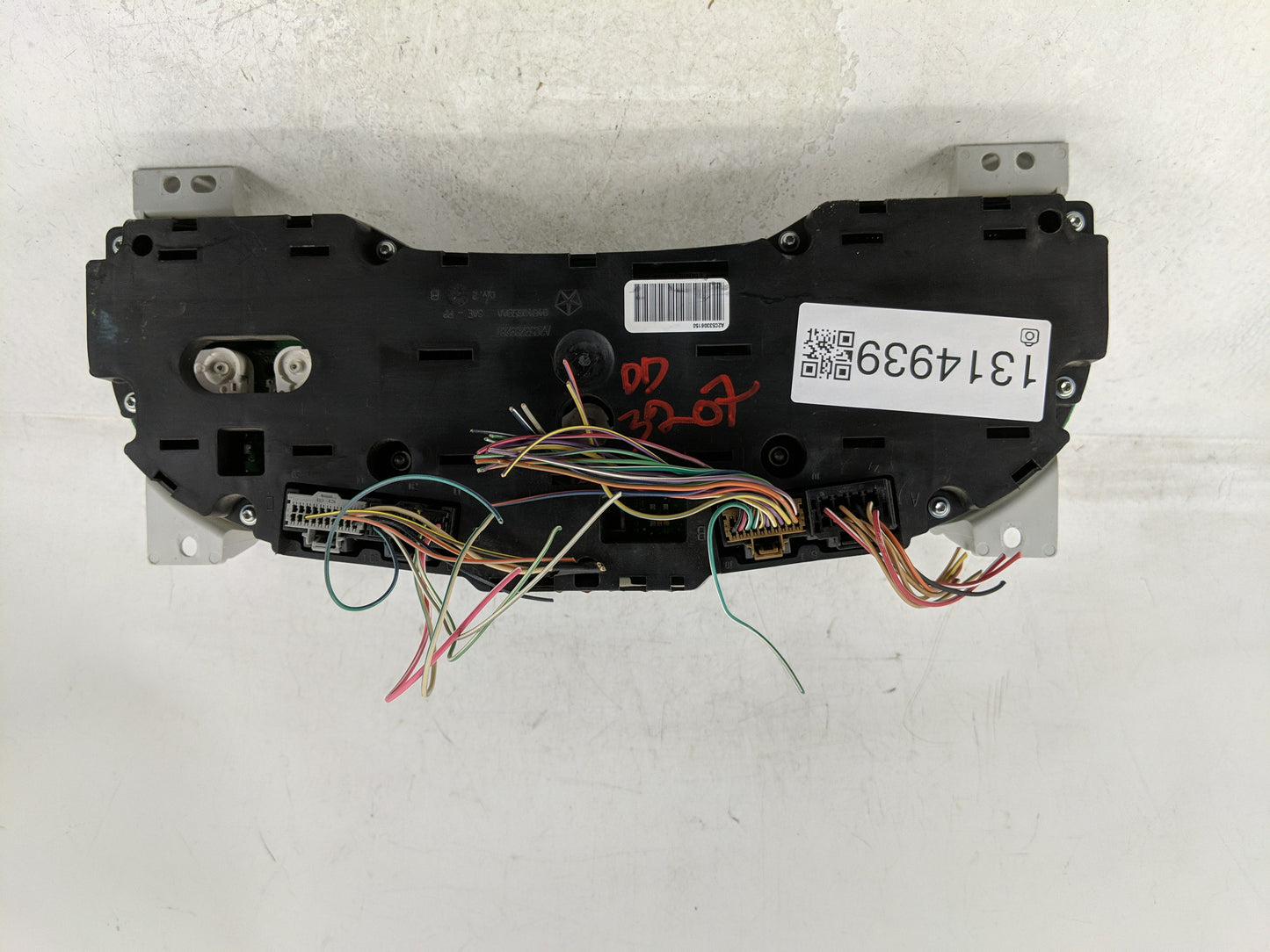 2008 Chrysler Sebring Instrument Cluster Speedometer Gauges P/N:05172704 Miles: Fits OEM Used Auto Parts - Oemusedautoparts1