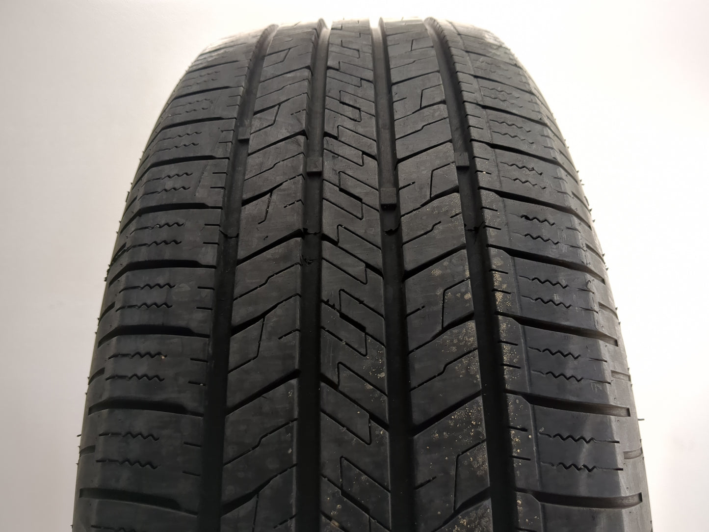 Used Tire 215/60R17 DORAL SDL SPORT + 96H - Tread Depth 8/32 - Oemusedautoparts1.com