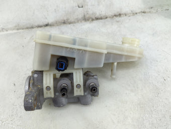 compare product 2007-2010 Chrysler Sebring Brake Master Cylinder 1492349