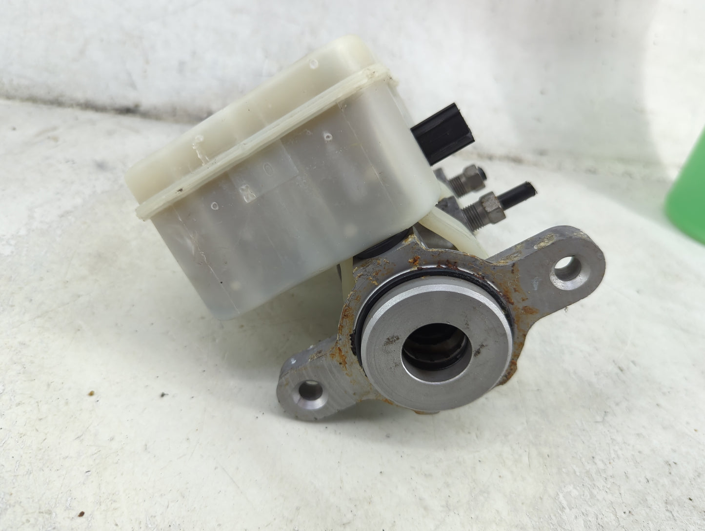 2007-2010 Chrysler Sebring Brake Master Cylinder 1492349 - Oemusedautoparts1.com