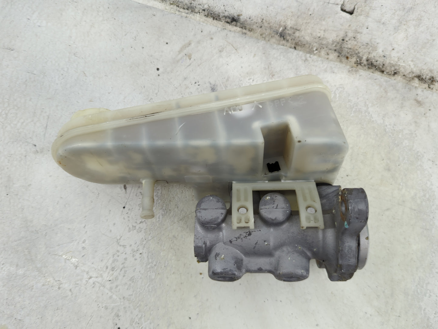 2007-2010 Chrysler Sebring Brake Master Cylinder 1492349 - Oemusedautoparts1.com