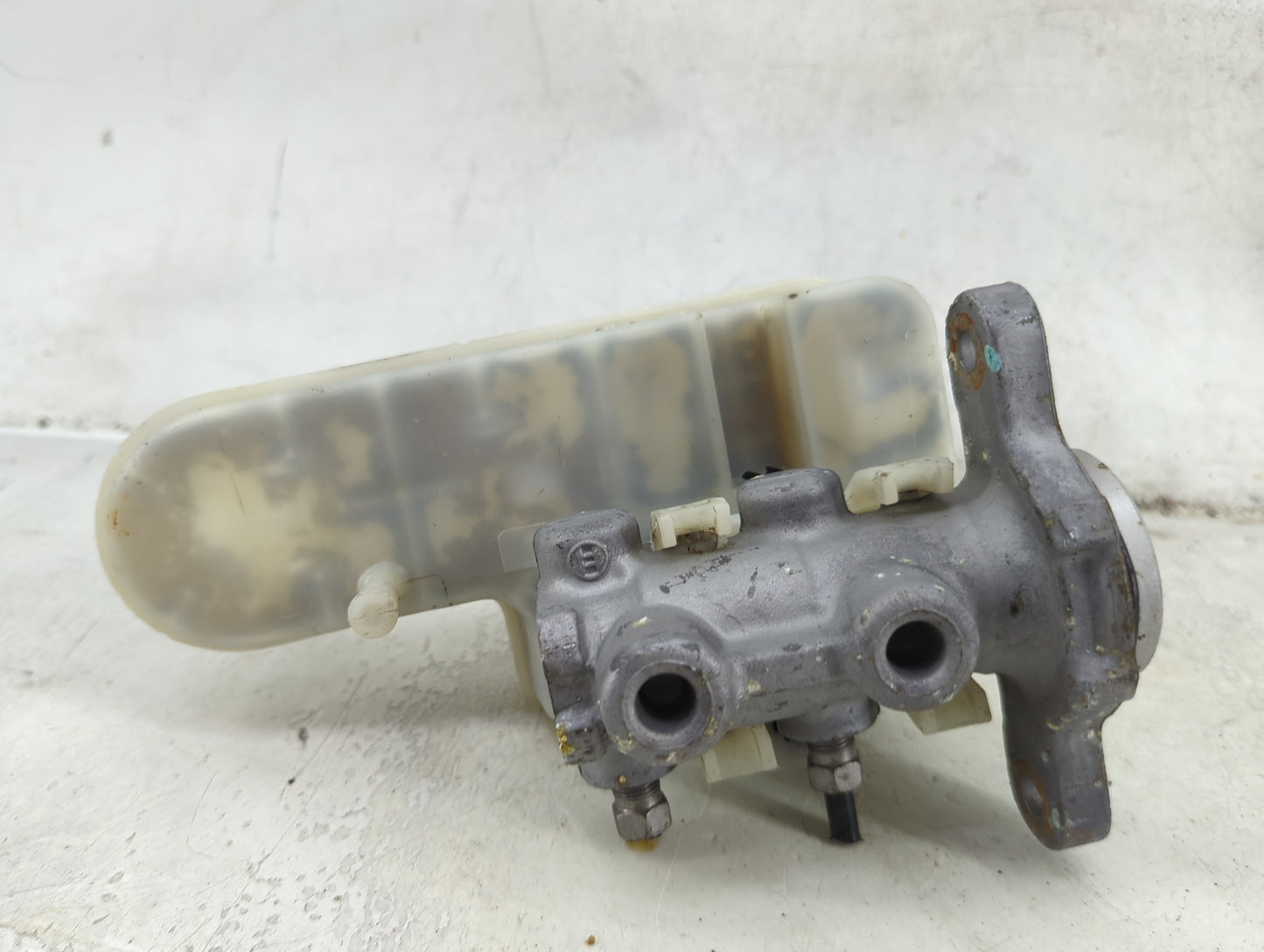 2007-2010 Chrysler Sebring Brake Master Cylinder 1492349 - Oemusedautoparts1.com