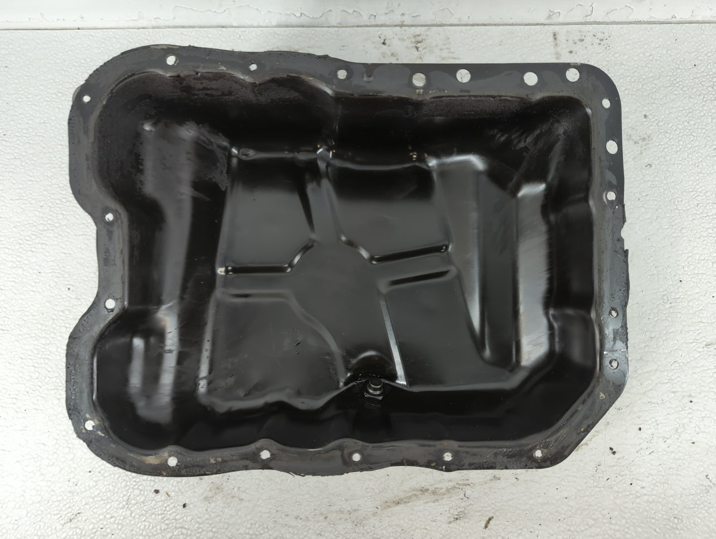 2007-2010 Chrysler Sebring Engine Oil Pan P/N:665AEE258 Fits OEM Used Auto Parts - Oemusedautoparts1.com