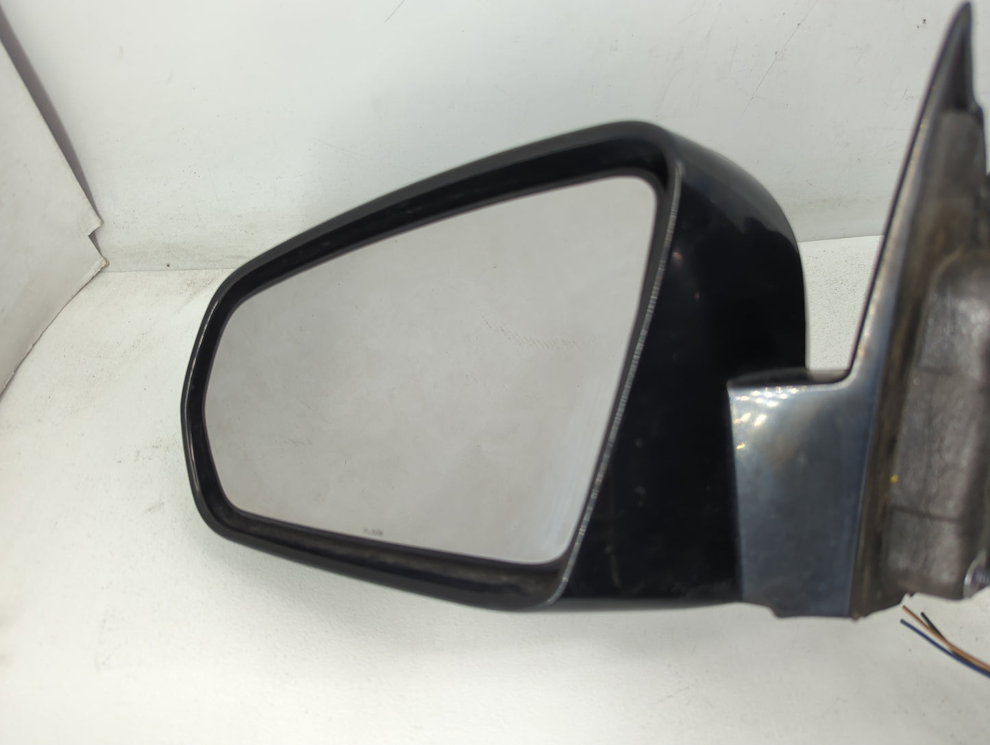 2008-2010 Chrysler Sebring Driver Side View Mirror - Left Door Mirror OEM Used - Oemusedautoparts1.com