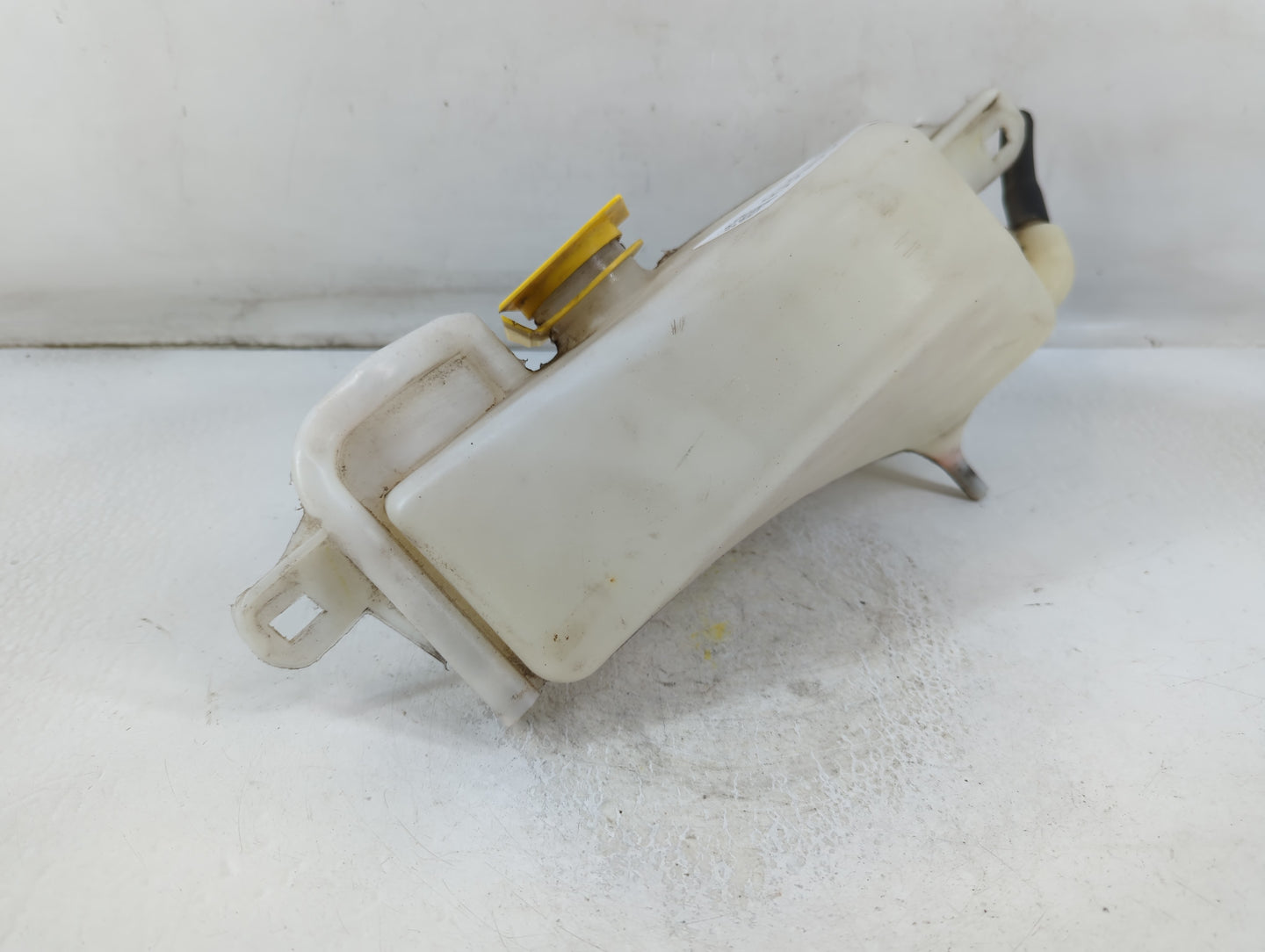2007-2010 Chrysler Sebring Windshield Washer Fluid Reservoir Bottle Oem - Oemusedautoparts1.com