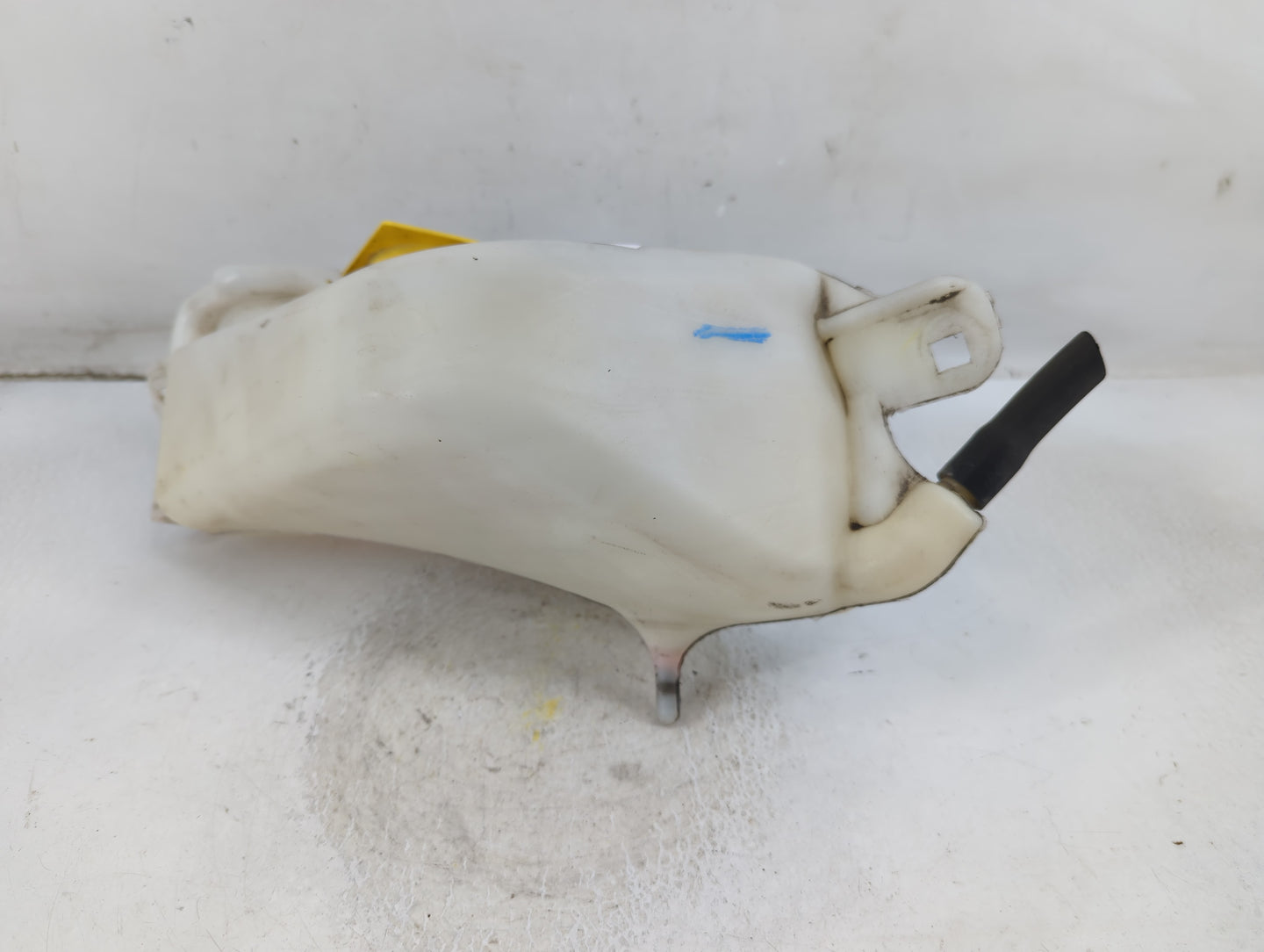 2007-2010 Chrysler Sebring Windshield Washer Fluid Reservoir Bottle Oem - Oemusedautoparts1.com