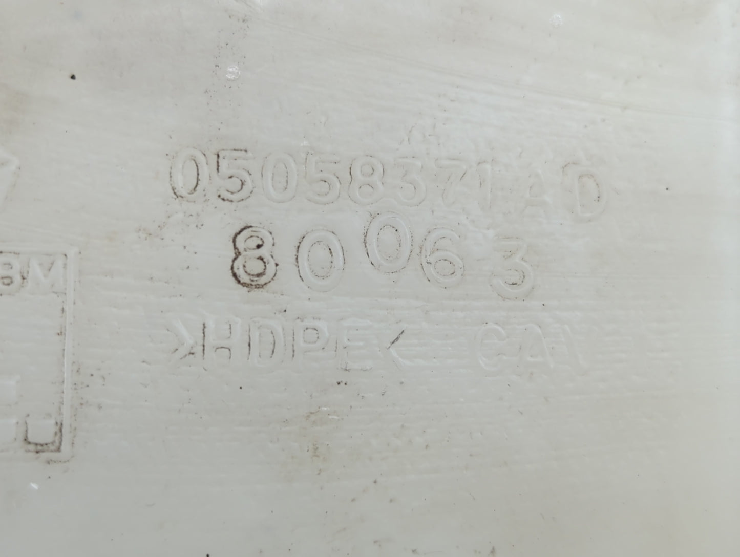 2007-2010 Chrysler Sebring Windshield Washer Fluid Reservoir Bottle Oem - Oemusedautoparts1.com