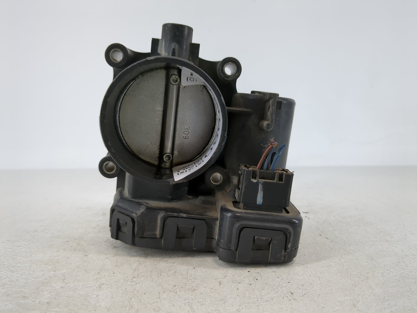 2008-2010 Chrysler Town & Country Throttle Body P/N:045938358AA Fits Fits 2008 2009 2010 2011 OEM Used Auto Parts - Oemuseda