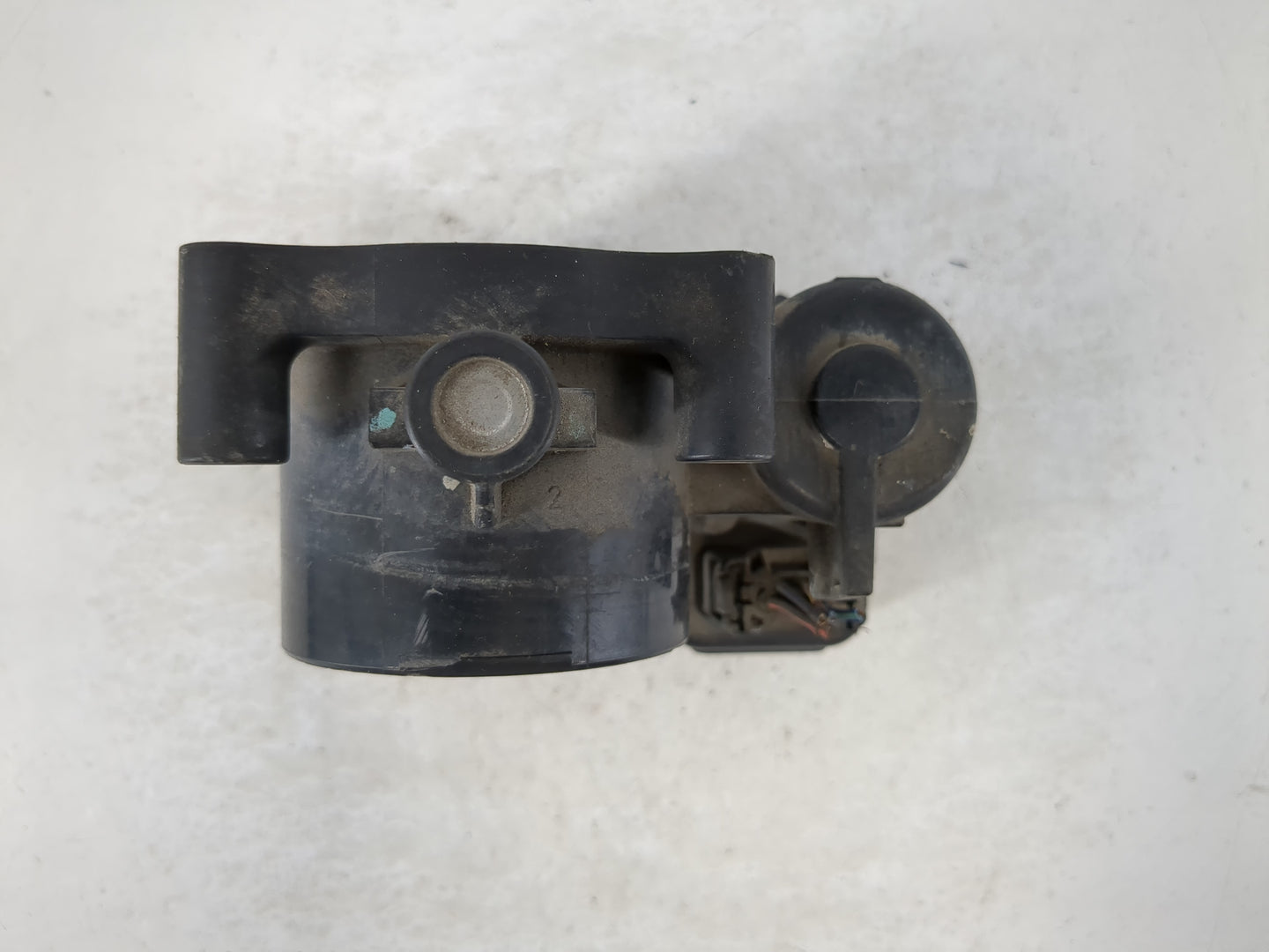 2008-2010 Chrysler Town & Country Throttle Body P/N:045938358AA Fits Fits 2008 2009 2010 2011 OEM Used Auto Parts - Oemuseda