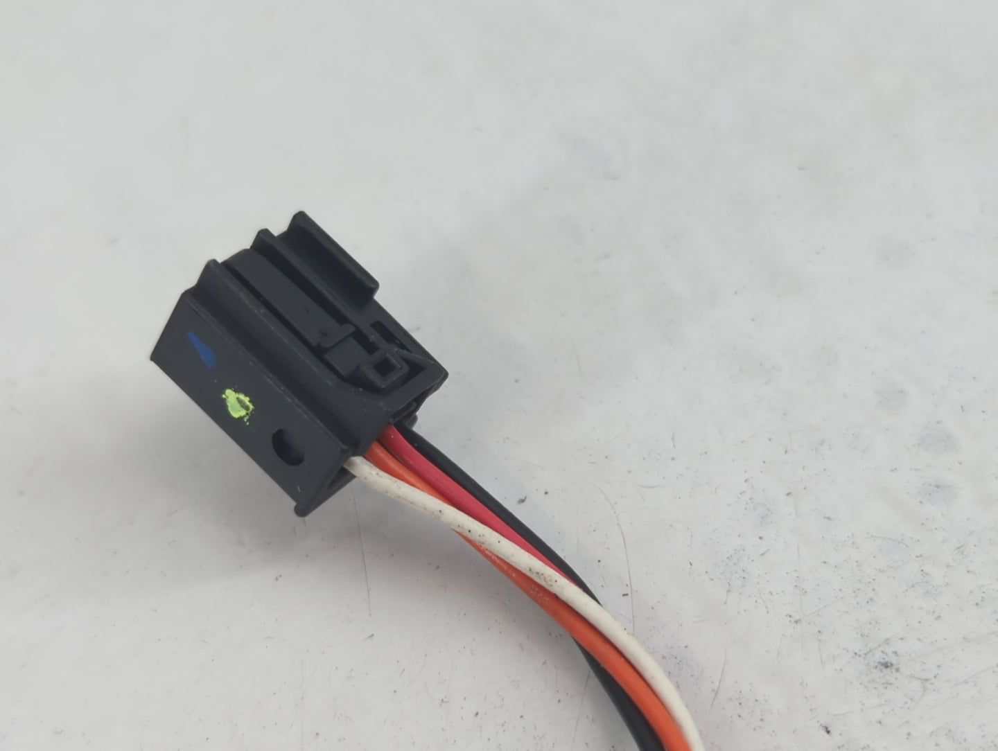 2008-2010 Chrysler Town & Country Driver Side View Mirror - Left Door Mirror OEM Used - Oemusedautoparts1.com