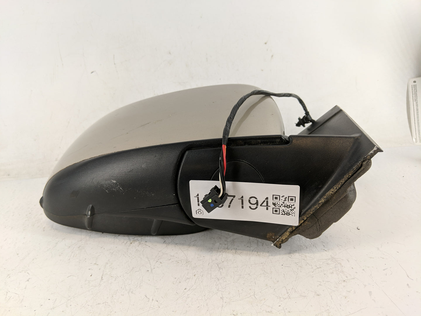 2008-2010 Chrysler Town & Country Passenger Side View Mirror - Right Door Mirror OEM Used - Oemusedautoparts1.com