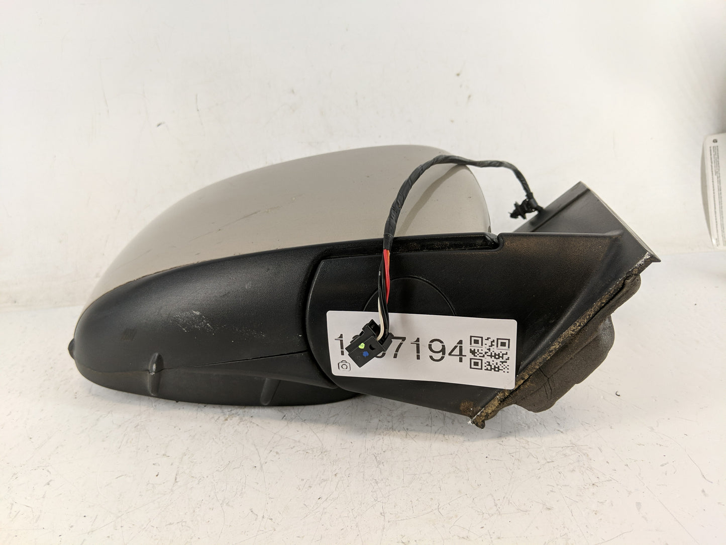 2008-2010 Chrysler Town & Country Passenger Side View Mirror - Right Door Mirror OEM Used - Oemusedautoparts1.com