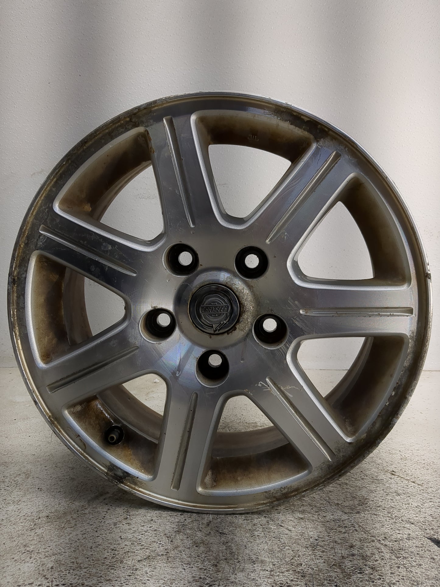 2008-2013 Chrysler Town & Country Oem Wheel Rim - Oemusedautoparts1.com