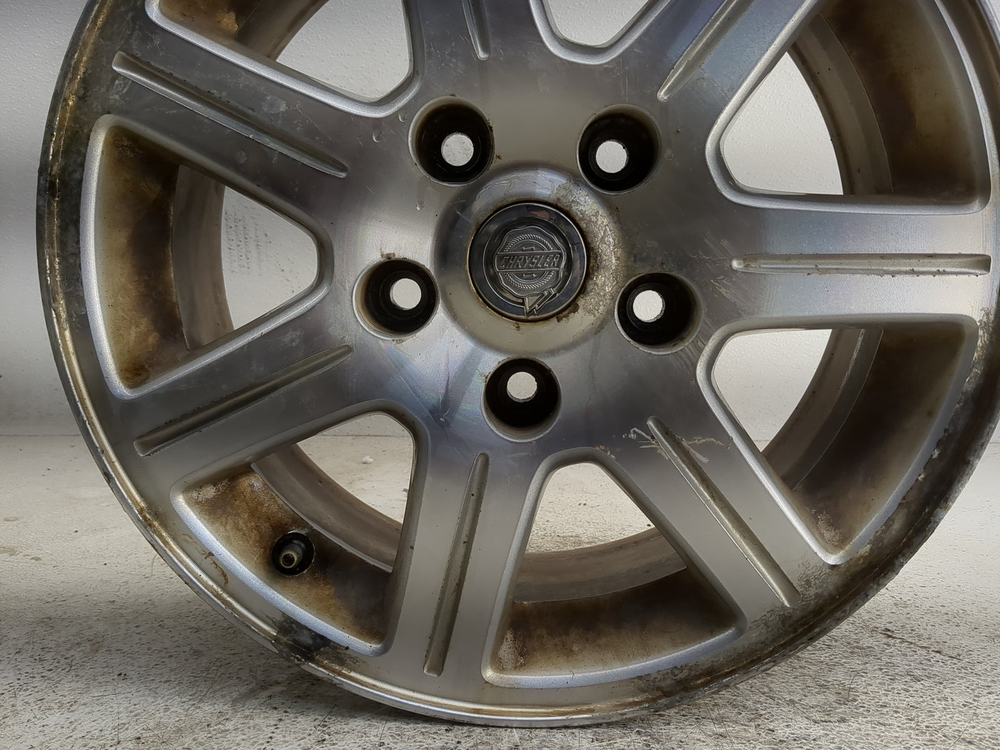 2008-2013 Chrysler Town & Country Oem Wheel Rim - Oemusedautoparts1.com