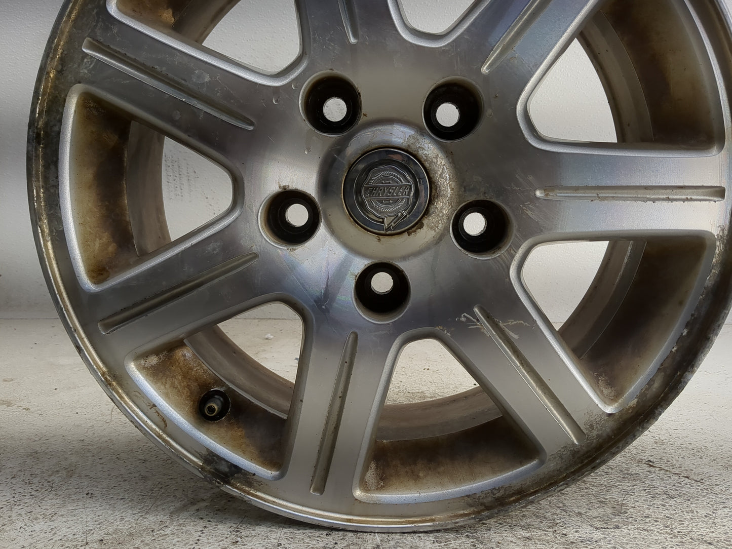 2008-2013 Chrysler Town & Country Oem Wheel Rim - Oemusedautoparts1.com