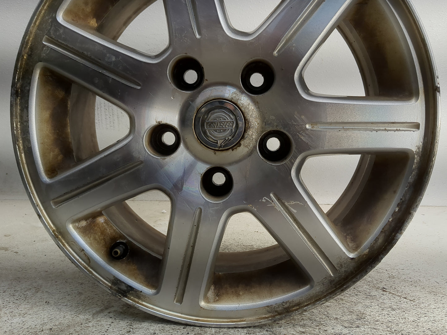 2008-2013 Chrysler Town & Country Oem Wheel Rim - Oemusedautoparts1.com
