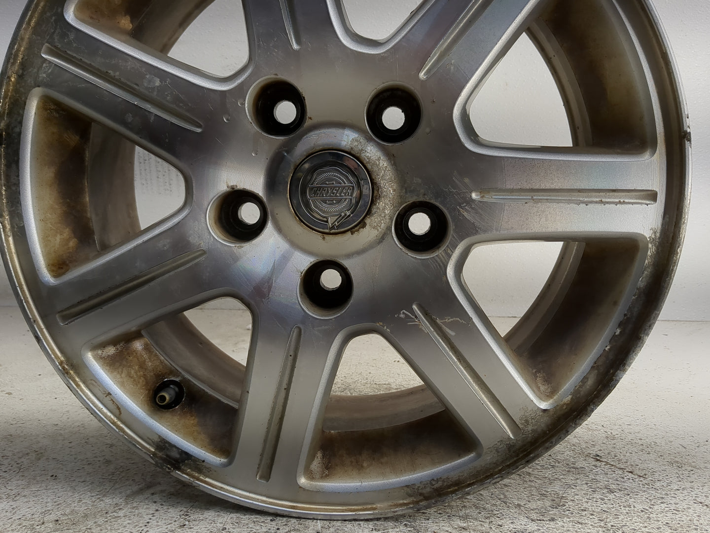 2008-2013 Chrysler Town & Country Oem Wheel Rim - Oemusedautoparts1.com