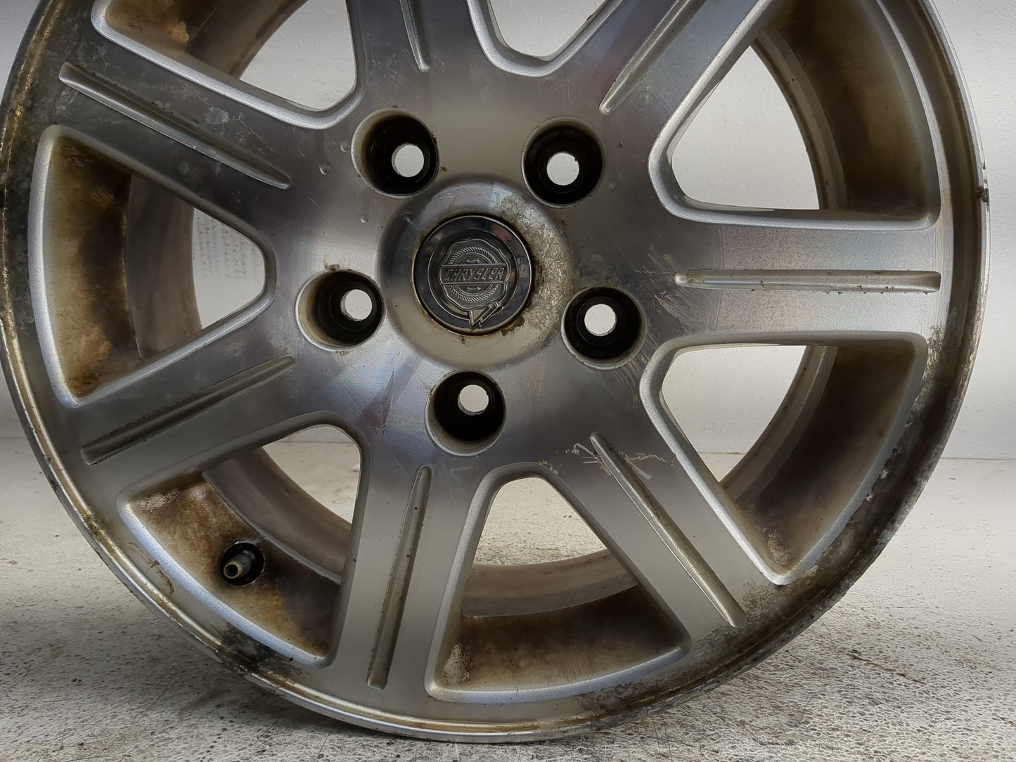 2008-2013 Chrysler Town & Country Oem Wheel Rim - Oemusedautoparts1.com