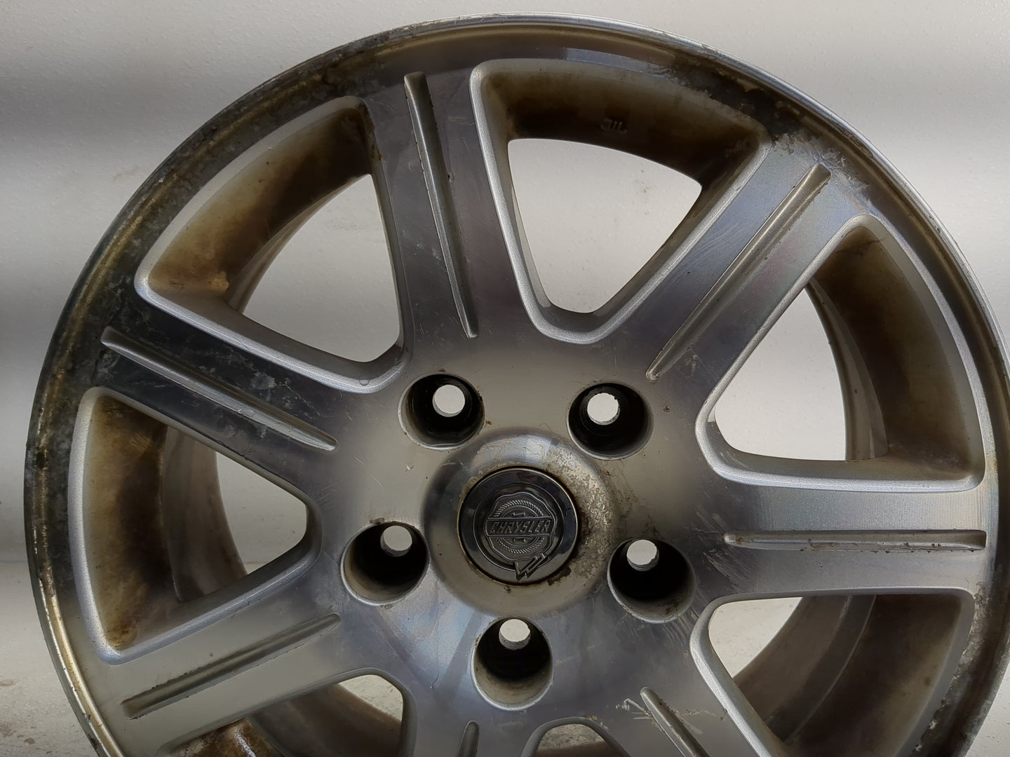 2008-2013 Chrysler Town & Country Oem Wheel Rim - Oemusedautoparts1.com