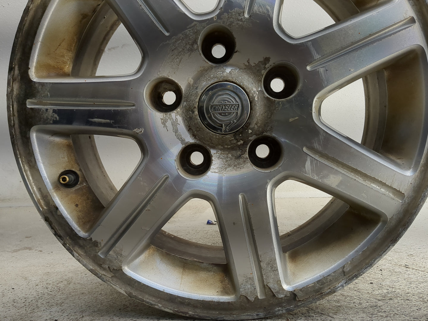 2008-2013 Chrysler Town & Country Oem Wheel Rim - Oemusedautoparts1.com