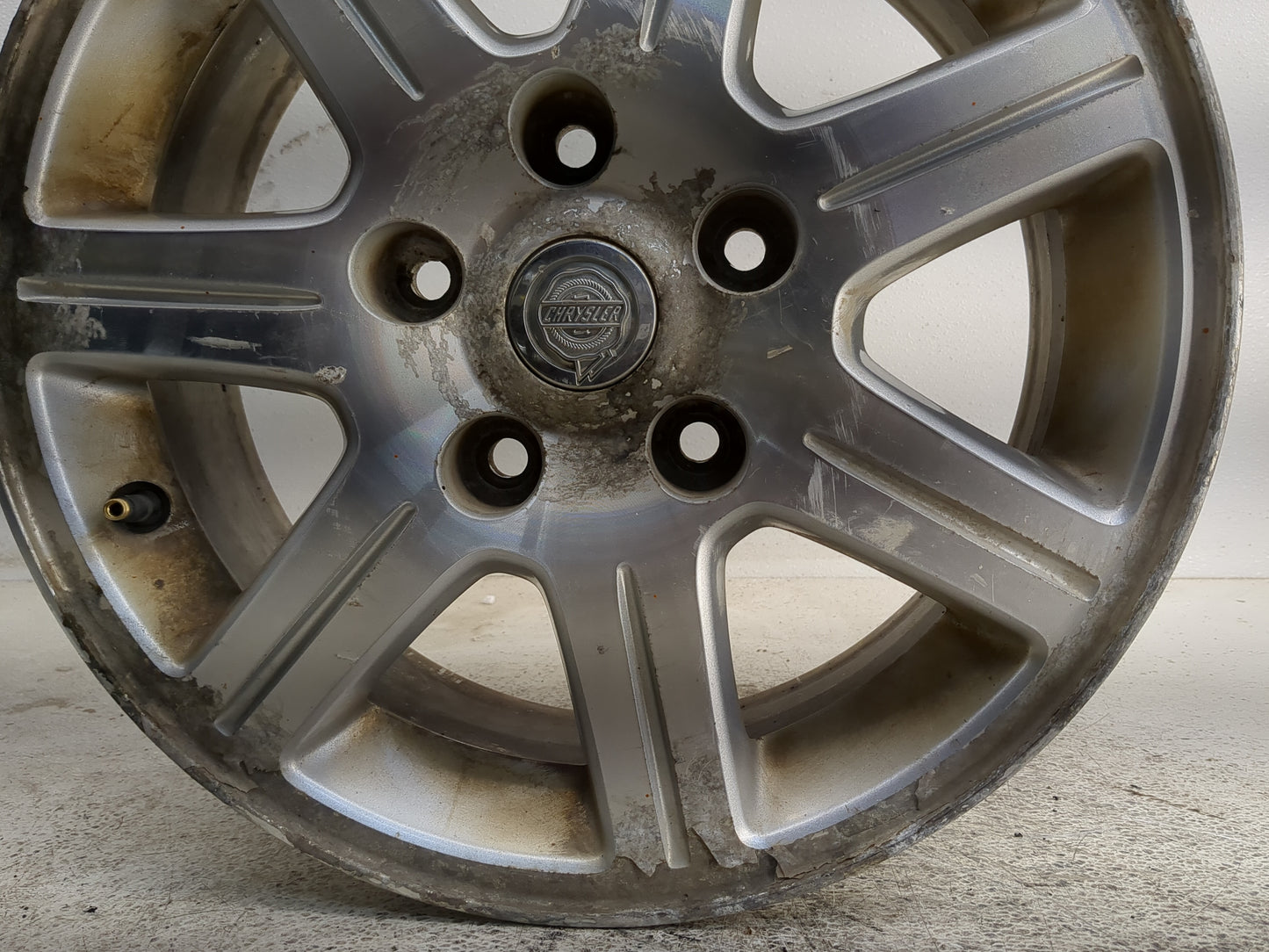2008-2013 Chrysler Town & Country Oem Wheel Rim - Oemusedautoparts1.com
