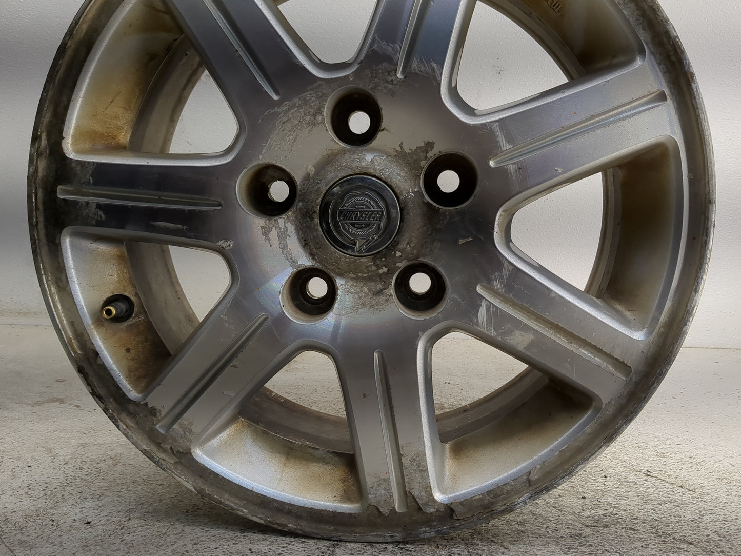 2008-2013 Chrysler Town & Country Oem Wheel Rim - Oemusedautoparts1.com