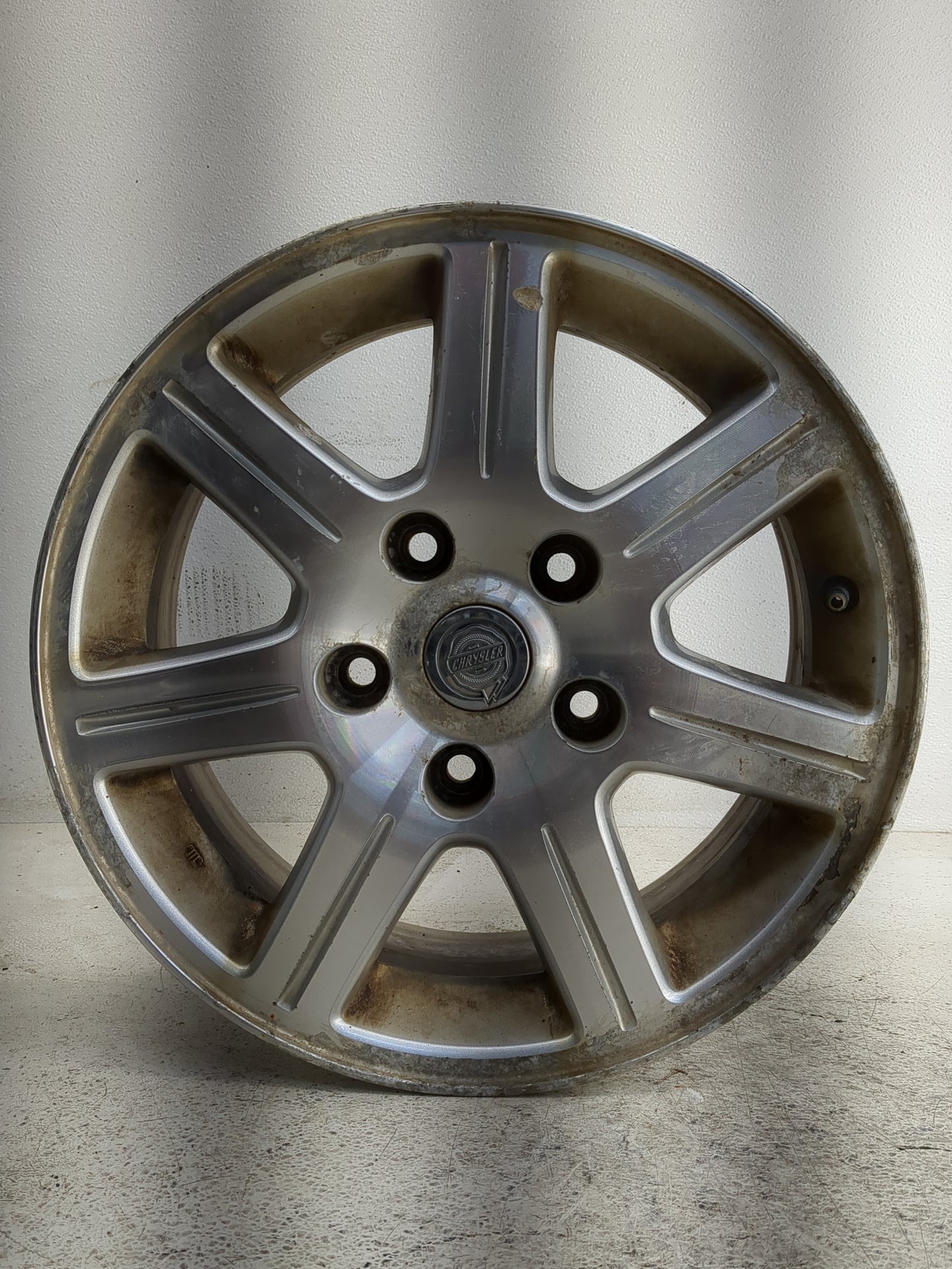 2008-2013 Chrysler Town & Country Oem Wheel Rim - Oemusedautoparts1.com