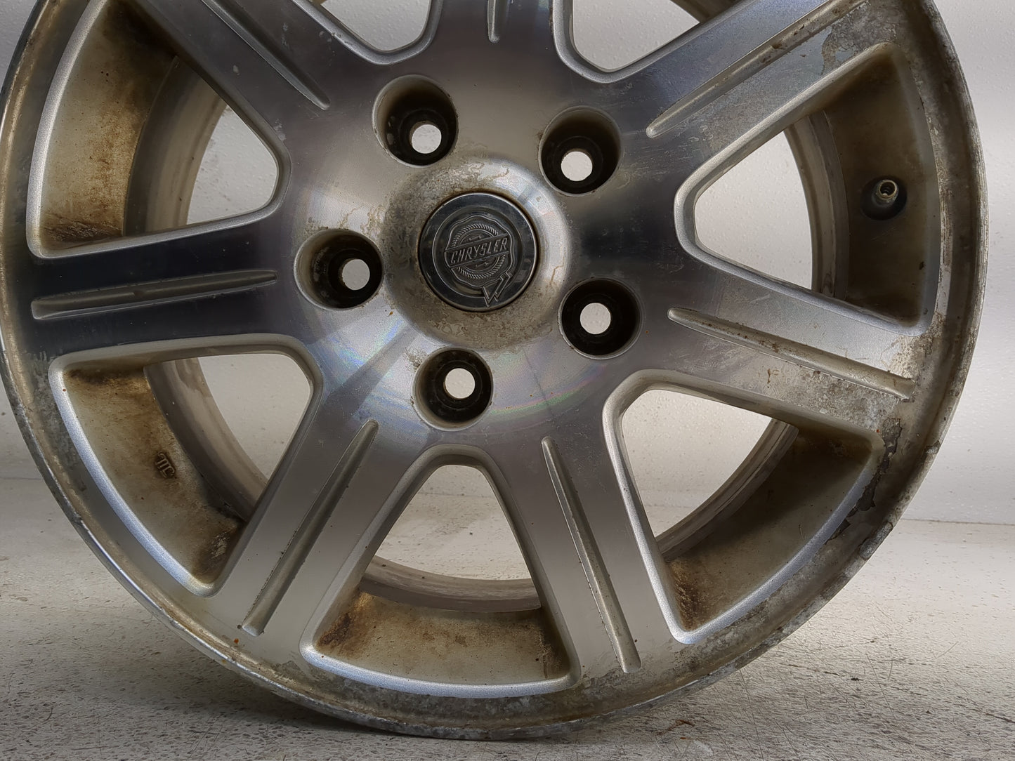 2008-2013 Chrysler Town & Country Oem Wheel Rim - Oemusedautoparts1.com