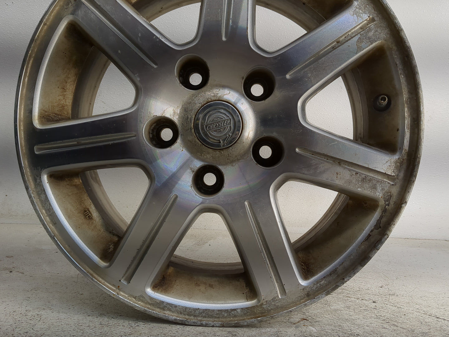 2008-2013 Chrysler Town & Country Oem Wheel Rim - Oemusedautoparts1.com