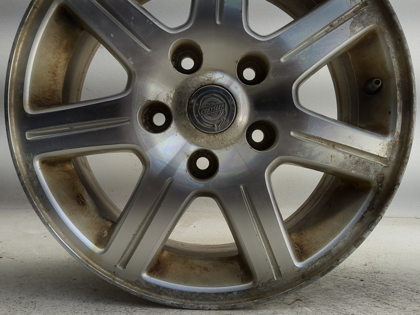 2008-2013 Chrysler Town & Country Oem Wheel Rim - Oemusedautoparts1.com
