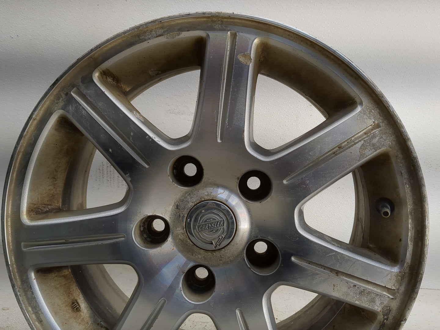 2008-2013 Chrysler Town & Country Oem Wheel Rim - Oemusedautoparts1.com