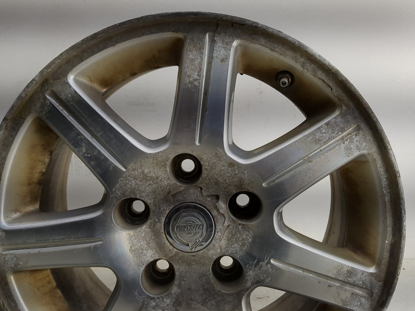 2008-2013 Chrysler Town & Country Oem Wheel Rim - Oemusedautoparts1.com
