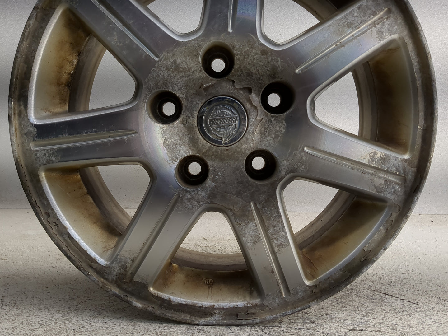 2008-2013 Chrysler Town & Country Oem Wheel Rim 1242048 - Oemusedautoparts1.com