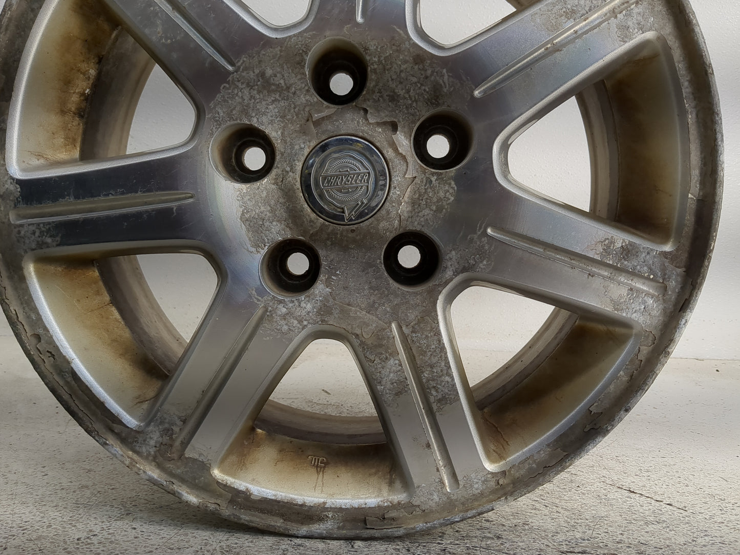 2008-2013 Chrysler Town & Country Oem Wheel Rim 1242048 - Oemusedautoparts1.com
