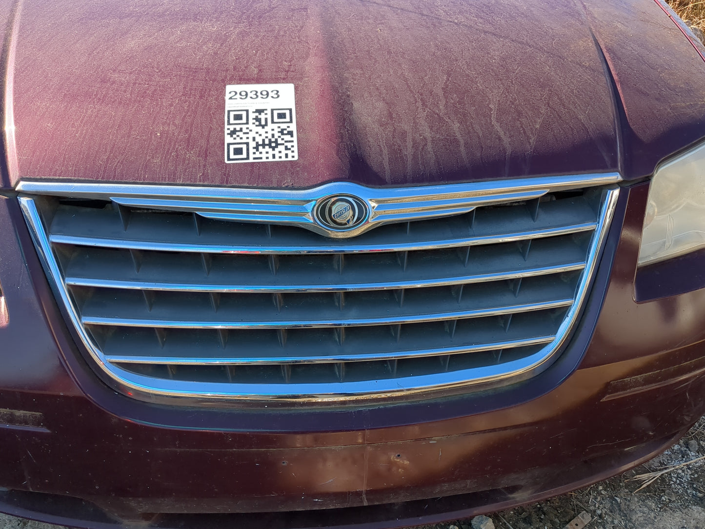 2008-2010 Chrysler Town & Country Front Grille Bumper Not Included 1242806 - Oemusedautoparts1.com